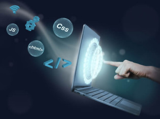CMS vs développement sur mesure : avantages et inconvénients