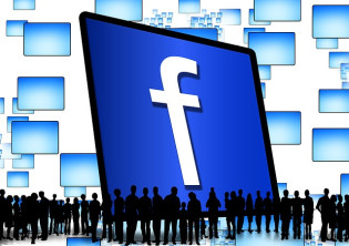 Tendance 2016 : Se connecter sur Facebook pendant les heures de travail